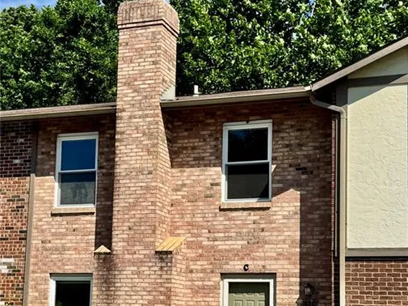 61 Park Charles Blvd S APT C, Saint Peters, MO 63376