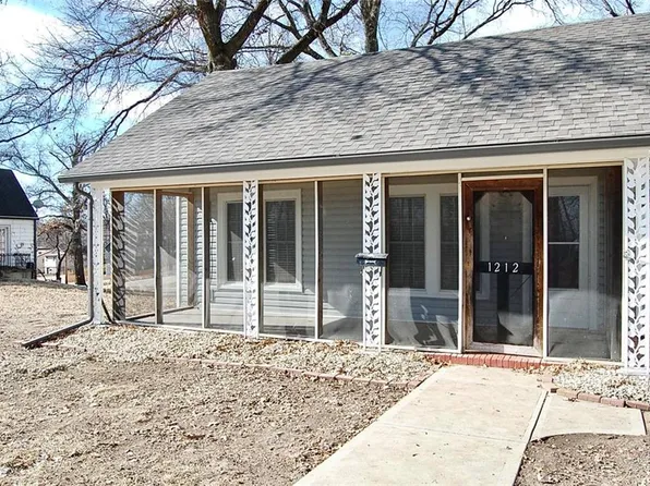 1212 S Esplanade St, Leavenworth, KS 66048
