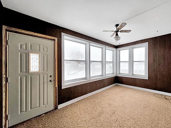 4th image of 301 Duluth Ave N