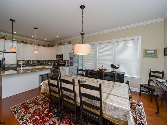 4th image of 2113 Simpson Ave #1