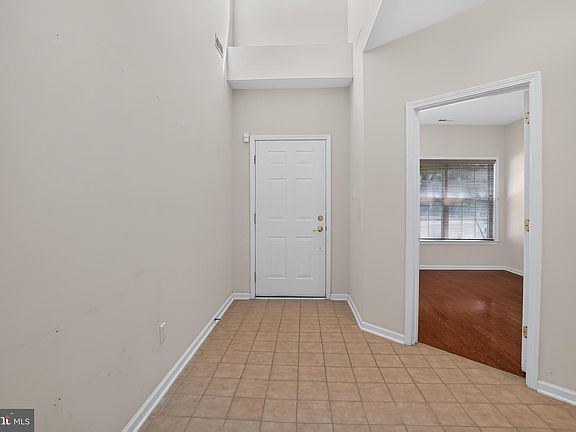 3rd image of 45 Dresner Cir