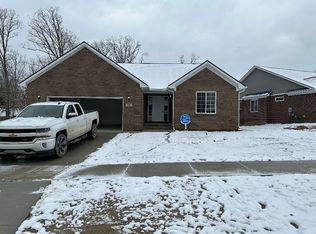 603 6th St, Fenton, MI 48430