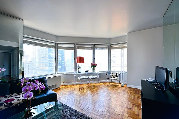 Sold by Philip Mark International Realty LLC | media 1