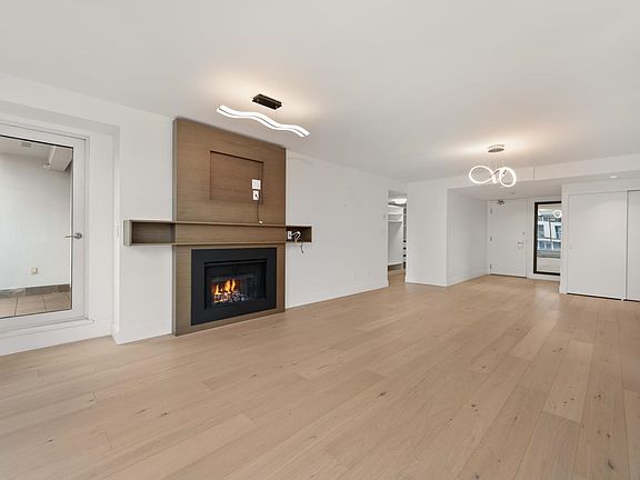 4th image of 2201-1500 Howe St #2201