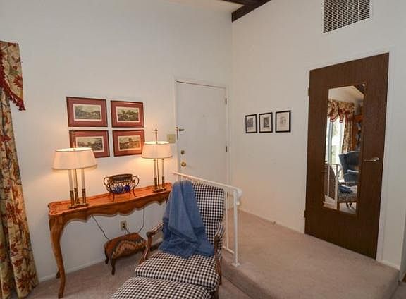 2nd image of 1904 Thornhill Dr