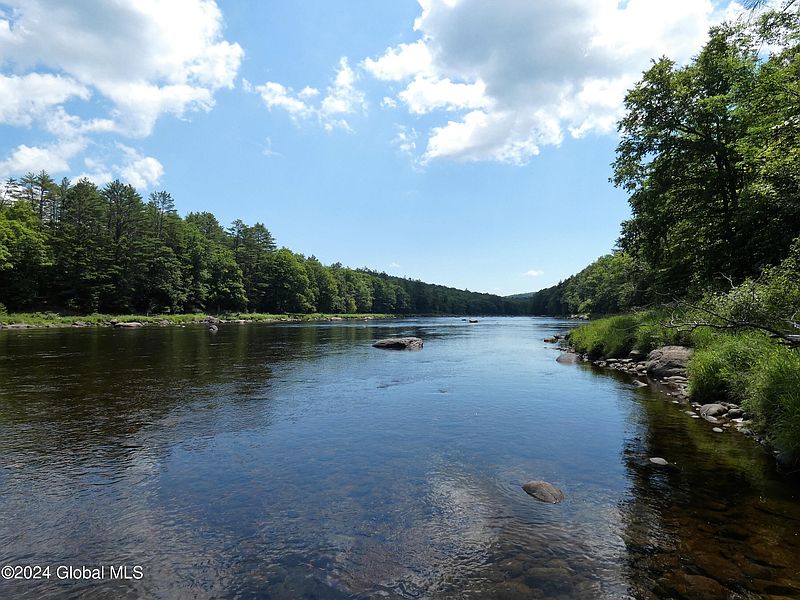 3rd image of 722 River Road