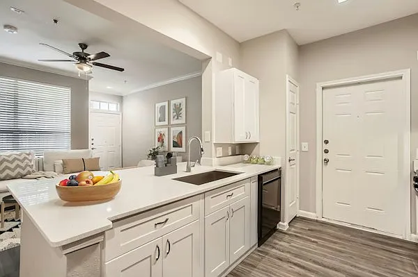 Pinnacle Apartments
