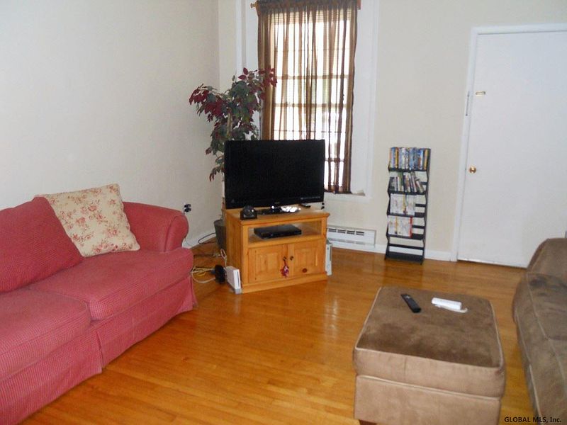 4th image of 7-9 SALEM Street