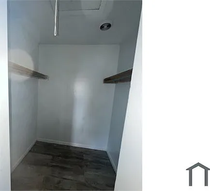 4 bed, 1327 sqft, $3,400 — Photo 4