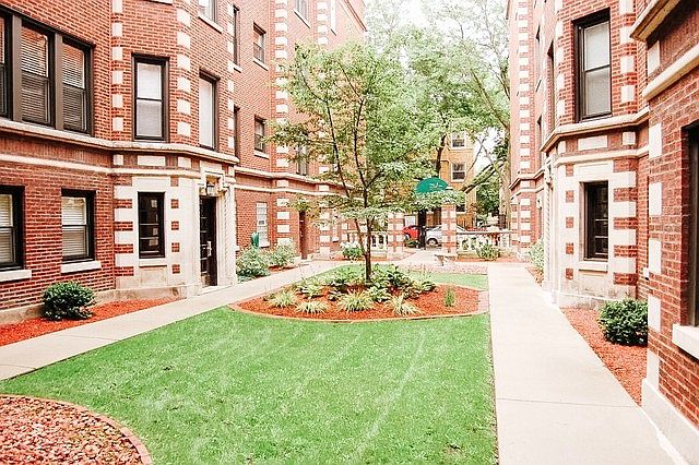 1st image of 924 W Ainslie St APT 1N