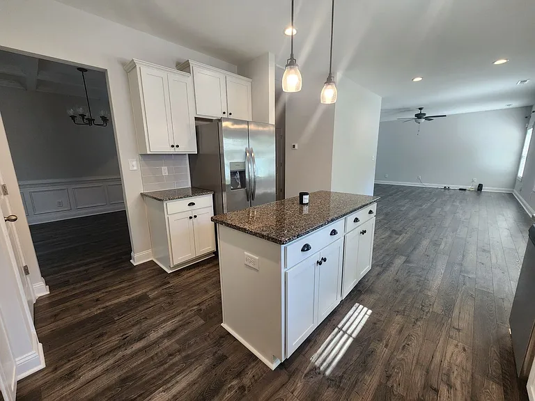 1808 Stackhouse Dr — Photo 10