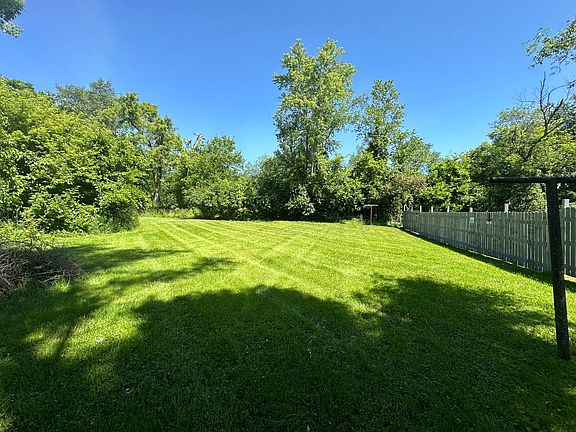 4th image of 1581 Orchard Ct