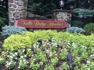 128 Falls Bridge Dr #677, Totowa, NJ 07512