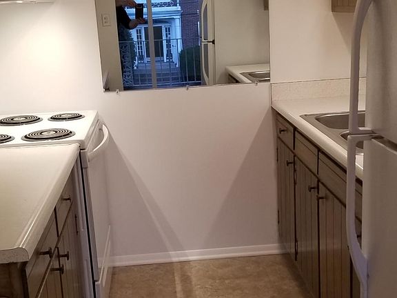 5th image of 2124 Dorothy Ave