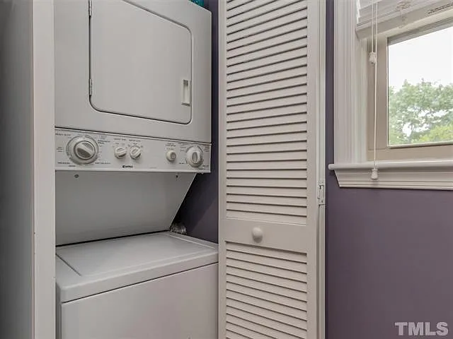 same, but with neutral wall color.*