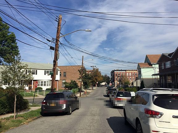 4th image of 322 E 242nd St