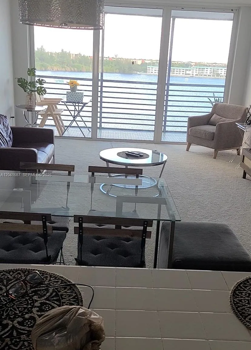 Royal Bahamian West — Photo 2