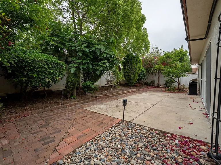 20 Norton St — Photo 34