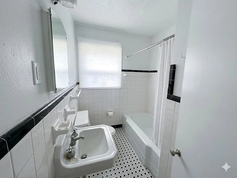 1928 North Blvd #1 — Photo 13