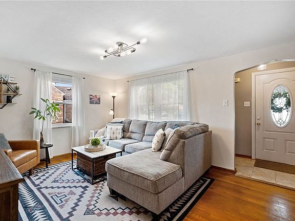 3rd image of 1118 Kirsopp Ave
