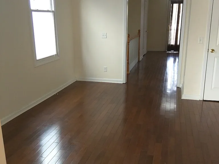 2225 Whitaker St — Photo 5