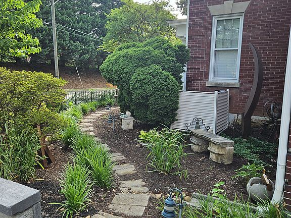 View from the back of the house to the apartment.