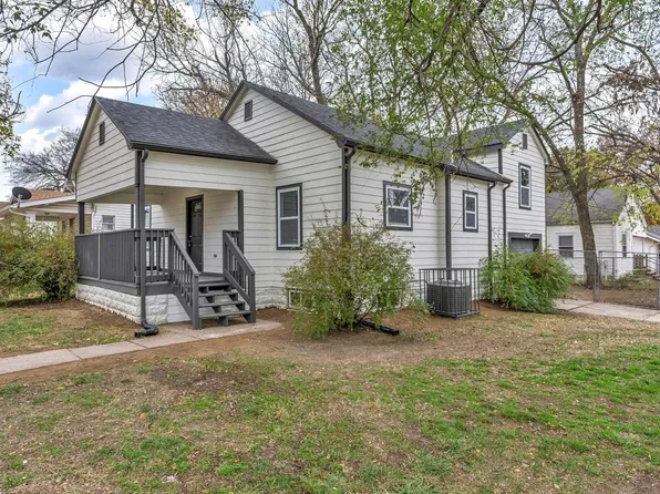 551 N Chautauqua Ave, Wichita, KS 67214