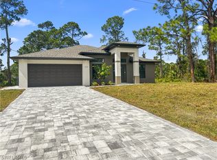 221 Patio Cir, Lehigh Acres, FL 33974
