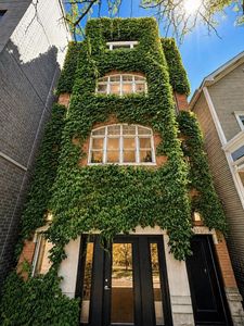 2555 N Southport Ave APT 3, Chicago, IL, 60614