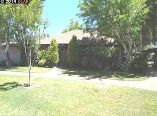 5496 Roundtree Dr APT A, Concord, CA 94521