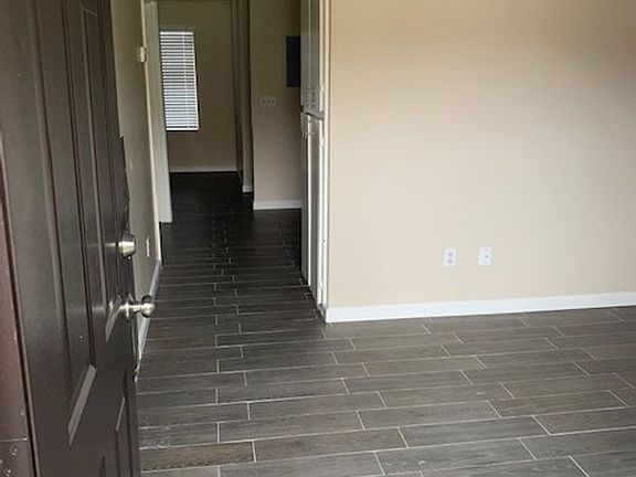 3rd image of 5824 Auburn St #C