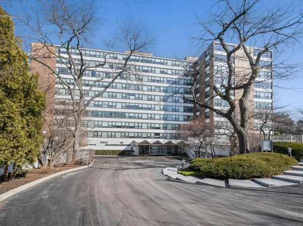 1616 Sheridan Rd Unit 8F, Wilmette, IL 60091