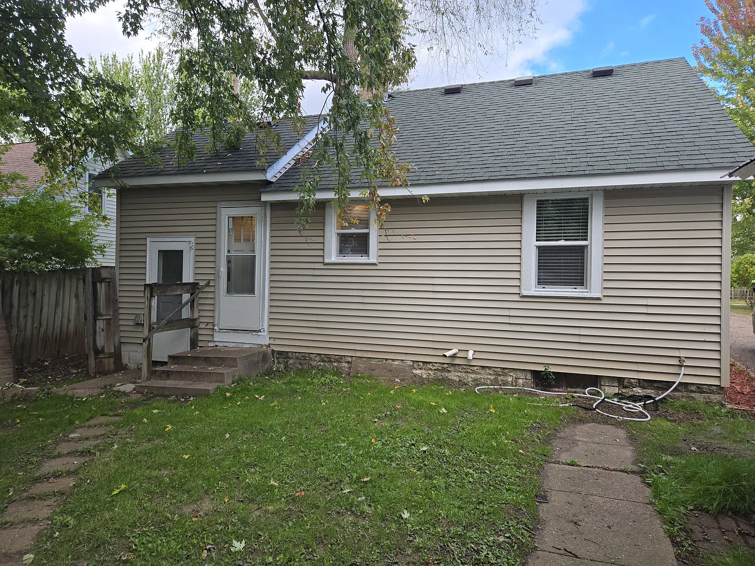 1 bed, 1.0 bath, 520 sqft, $1,000 — Photo 2