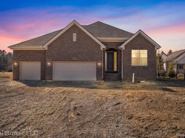 53983 Stonyford Dr, New Baltimore, MI 48047