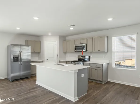 515 Sandy Hollow Drive, Jacksonville, NC 28540