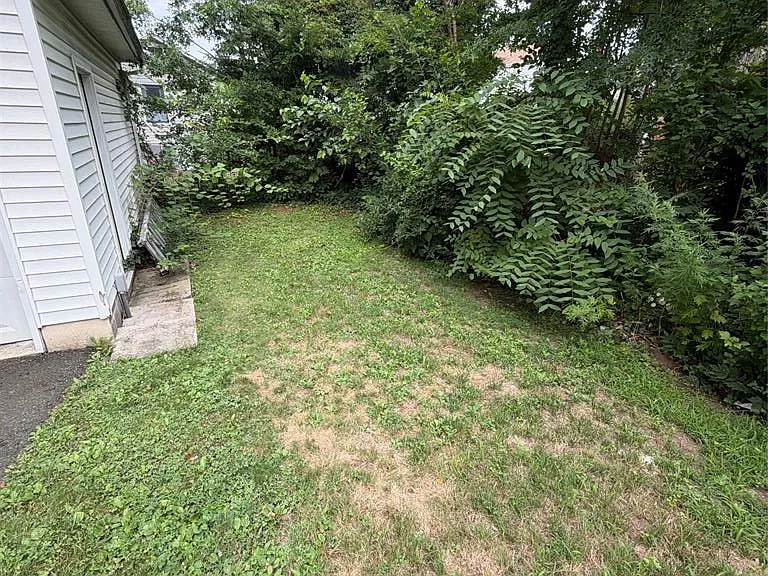 8 8th Ave — Photo 12