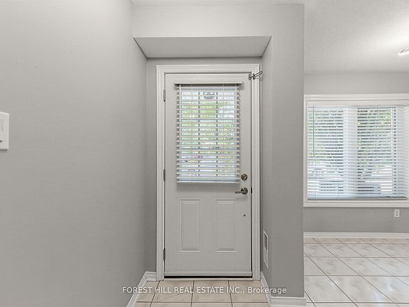 5th image of 37 Birdstone Cres