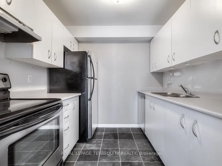 106 Redpath Ave #18 — Photo 4