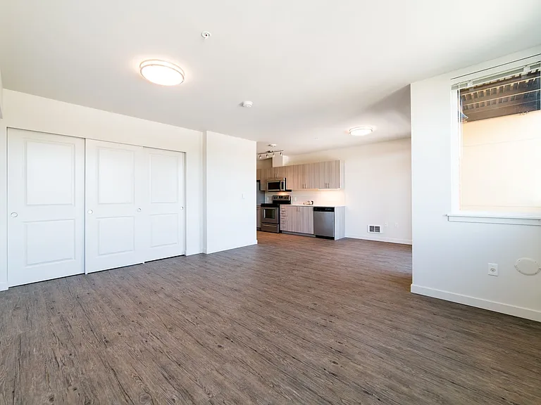 123-4th Apts — Photo 9