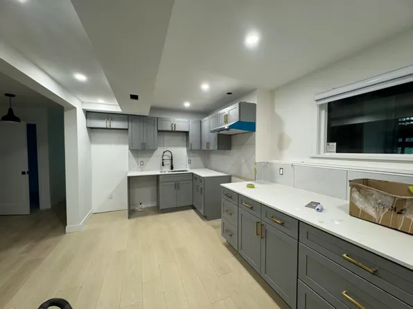 12100 229th St, Maple Ridge, BC V2X 8N7