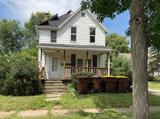 328 W Elk St, Freeport, IL 61032