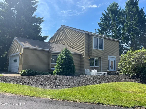 10 Loudonwood East, Loudonville, NY 12211