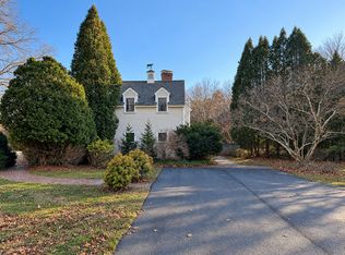 42 Woodbury St #A, South Hamilton, MA 01982