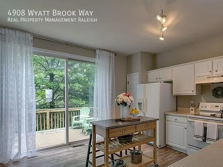 4908 Wyatt Brook Way — Photo 6