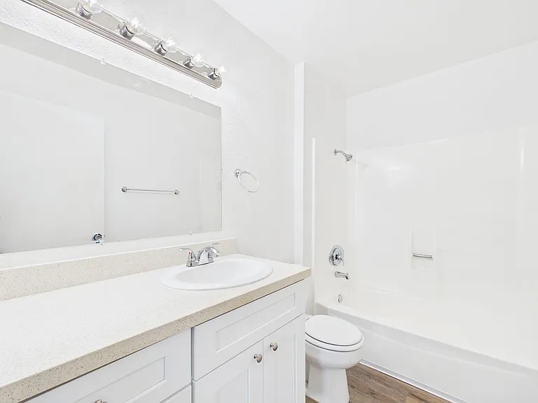 Anita Square Apartments — Photo 11