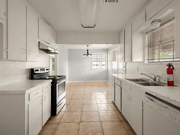 5th image of 6147 Ariel St