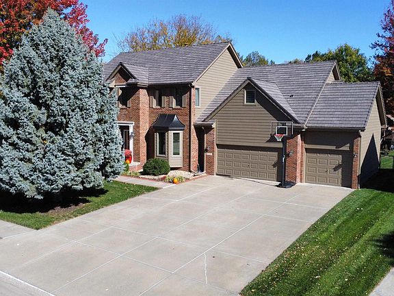 3rd image of 2021 S 182nd Avenue Cir