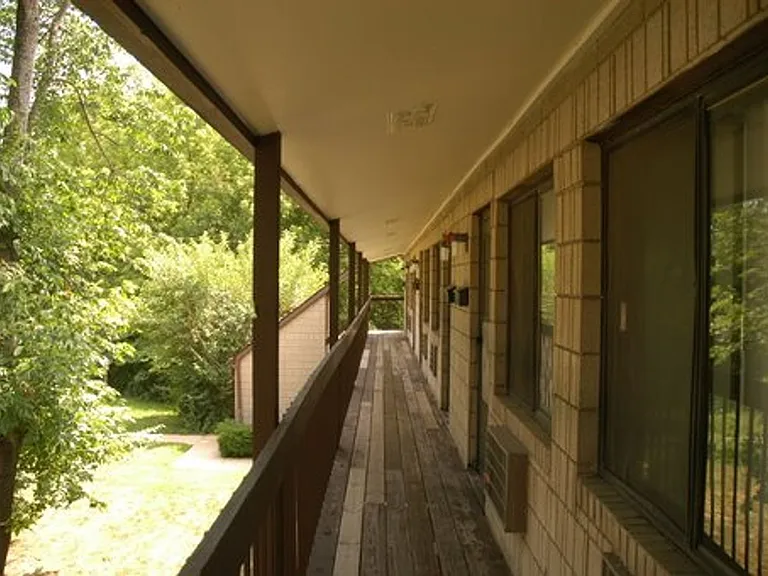Clement Terrace — Photo 7