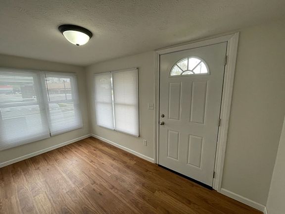 2nd image of 2909 Peoria St