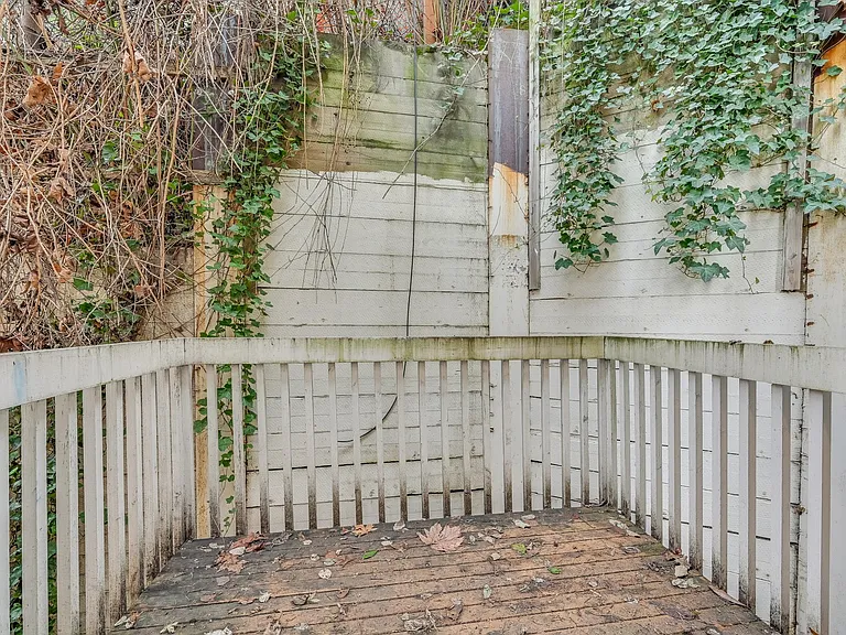 610 Melrose Ave E #C — Photo 22